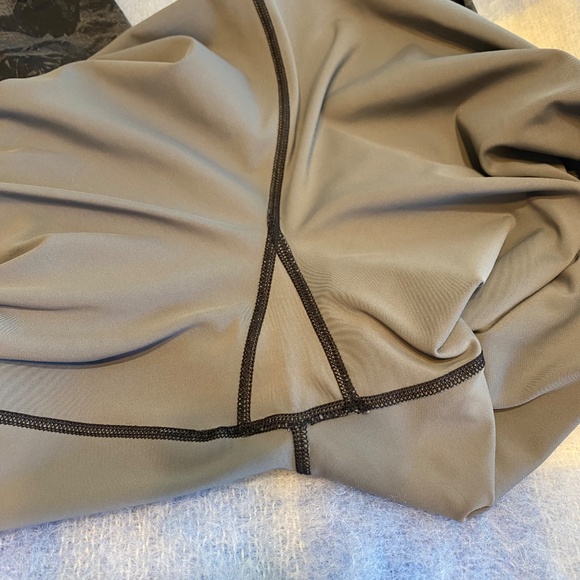 Woman’s Lole Leggings, Size Large, like new - Picture 7 of 12